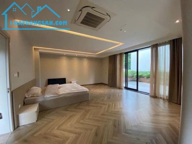 Siêu BT Ngọc Thuỵ Dt320m2 Mt13,5m mặt ngõ ô tô tránh gần hồ điều hoà , nhà thiết kế phong