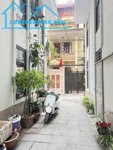 BÁN NHANH NHÀ PHỐ BỒ ĐỀ LONG BIÊN 32M2 6T Ô TÔ ĐỖ CỔNG NHỈNH 7 TỶ - 1