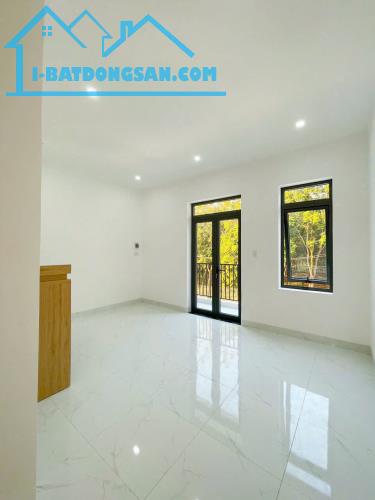Nhà đẹp mới xây về HCM chỉ 1 tiếng chạy xe, Đường thông thoáng, Chỉ nhỉnh 2 tr - 4