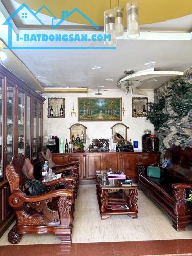NGỘP BANK BÁN GẤP BIỆT THỰ 4 LẦU NGANG RỘNG 10M,HUỲNH TẤN PHÁT,Q.7 - - 1