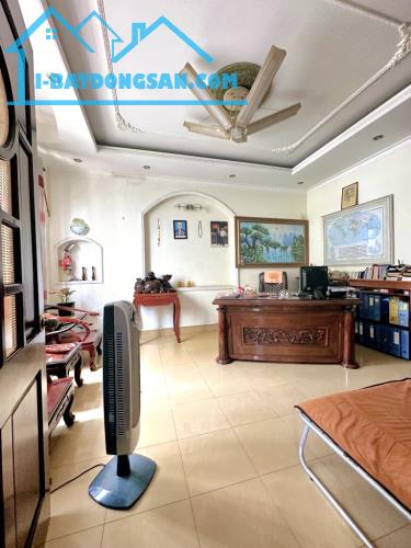 NGỘP BANK BÁN GẤP BIỆT THỰ 4 LẦU NGANG RỘNG 10M,HUỲNH TẤN PHÁT,Q.7 - - 2