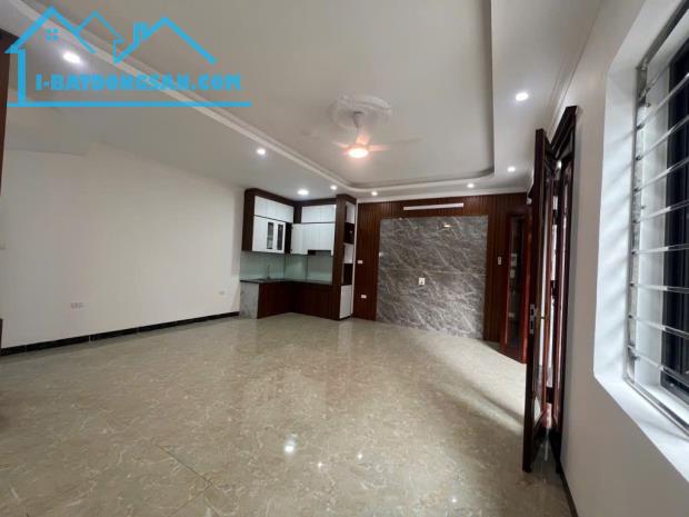 💥💥💥 CHỦ NHỜ BÁN NHÀ NGỌC TRÌ- 40m2- 5 Tầng- MT 6,5m- 7 Tỷ- Ô TÔ ĐỖ CỬA- 100m RA Ô TÔ TR - 2