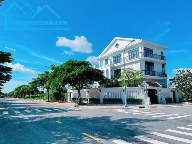 Đất đẹp 13.5x23 full thổ cư, mặt tiền đường 12m KDC Bộ CA Pham hữu Lầu Phước Kiển 21.3 tỷ