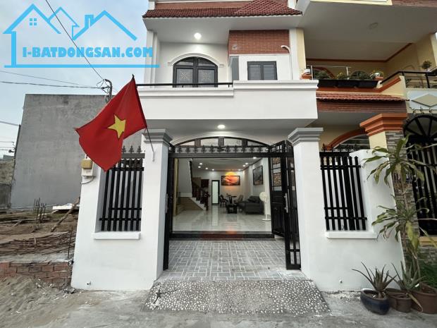 Nhà mới cực đẹp 85m2, hẻm xe tải , 1 sẹc , 10m ra MT, Trường Thạnh Q9