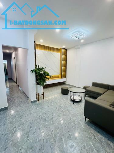 BÁN TẬP THỂ TẦNG 1, THANH NHÀN, 75M2,  2 NGỦ, VÀI BƯỚC RA HỒ TUỔI TRẺ, FULL NỘI THẤT. Lh e