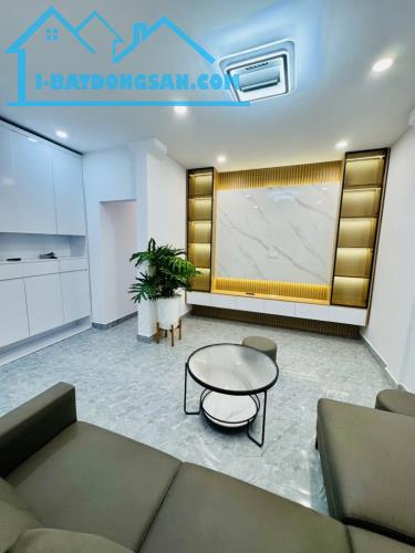 BÁN TẬP THỂ TẦNG 1, THANH NHÀN, 75M2,  2 NGỦ, VÀI BƯỚC RA HỒ TUỔI TRẺ, FULL NỘI THẤT. Lh e - 1