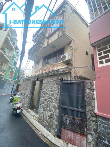Nhà cũ bán đất - mặt phố 399 Âu Cơ - 122m2 x 3T x MT 6m - o to 2 chiều - lô góc - 1