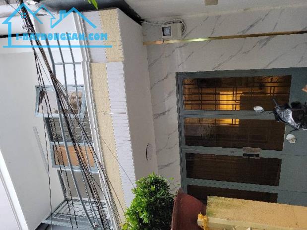 Bán gấp nhà mặt tiền hẻm , Hưng Phú, P9, Q8, 4,3x9, 2 tầng, nhà mới 99%, 2.xx tỷ