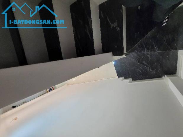 Bán gấp nhà mặt tiền hẻm , Hưng Phú, P9, Q8, 4,3x9, 2 tầng, nhà mới 99%, 2.xx tỷ - 3