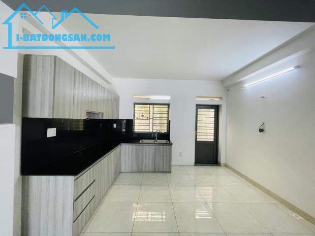 Bán nhà 4 tầng, Dương Thị Mười, Quận 12, hẻm xe hơi, 4PN, nhỉnh 4 tỷ - 3
