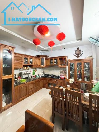Cách Mạng Tháng Tám - Quận 10 - Hẻm 1 trục - DT 42m2 - Giá 5.75 tỷ