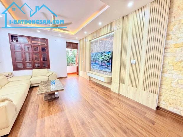 🏠BÁN GẤP NHÀ PHỐ 6 TẦNG Ô TÔ ĐỖ CỬA – KINH DOANH ĐỈNH - NGAY SÁT ĐẠI LỘ THĂNG LONG - 2