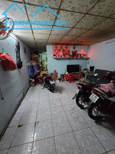 Bán nhà 71m2, cách 30m ra mặt tiền Hậu Giang, p11.Q6, 2 tầng chỉ 6.1 tỷ - 3