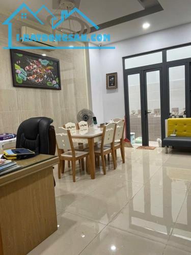 LÊ ĐỨC THỌ - GÒ VẤP. GẤP BÁN BIỆT THỰ SÂN VƯỜN ( 7.3 x 20 ) ~ 146 M2 - 4 Tầng - 17 Tỷ - 4
