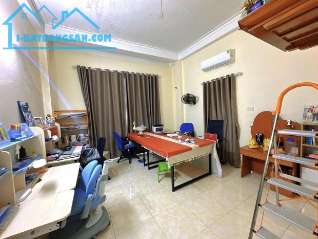 BÁN NHÀ LẠC LONG QUÂN 51M2 x 3 TẦNG - MT 4.3M - Ô TÔ TRÁNH - LÔ GÓC THÔNG - GIÁ 11.8 TỶ - 2