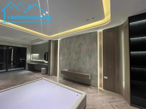 Bán nhà 6T, thang máy ở Nguyễn Văn Cừ ngõ oto , 76m, MT5m giá 20 tỷ - 2