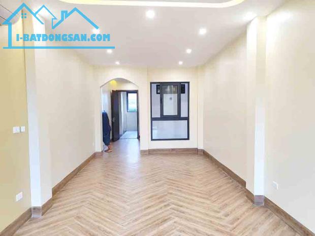 Bán nhà Hoàng Cầu, Đống Đa, gần ôtô, kinh doanh, 40mx5t, 8.8 tỷ, 0985696268 - 1