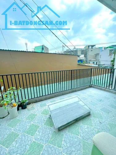 Hơn 5 Tỷ CHDV 5 Tầng 7PN - Ngang 4,8m Hẻm Ôtô - Dòng Tiền 25tr/tháng - 2