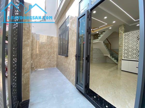 Bán nhà 6x10 - 3 tầng - hẻm oto - giá chỉ 5,x tỷ - ngay đường Tên Lửa nối dài - Bình Tân. - 1