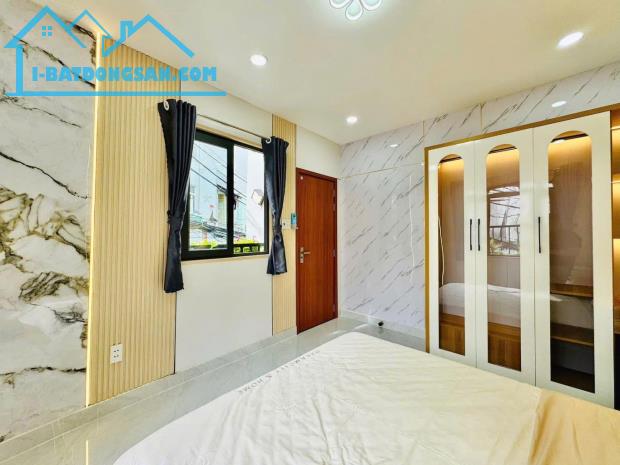 XE HƠI ĐẬU CỬA NHÀ - DUY TÂN P15 PHÚ NHUẬN - MẶT TIỀN 8M - GIÁ CHỈ 5.68 TỶ - 5