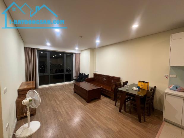 Cho thuê căn hộ 2 phòng ngủ đủ đồ Mipec Riverside 13 triệu