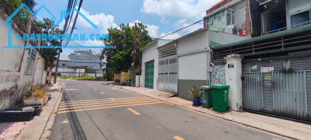 bán gấp nhà 2 mặt tiền đường 102 Tăng Nhơn Phú A , giá 5,4 tỷ
