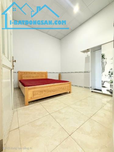 Bán nhà 2 Tầng 116m2 Dĩ An,đường xe hơi,có sân đậu xe,gần UBND phường - 3