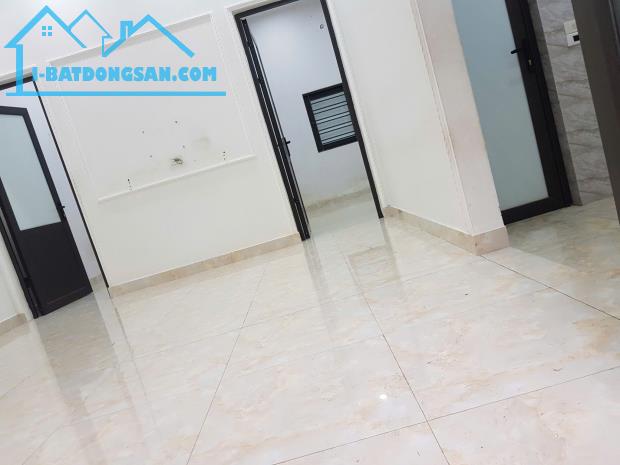 Bán nhà trong Ngõ Đà Nẵng, Ngô Quyền, Hải Phòng. Dt 60m2, giá 1ty950 - 2