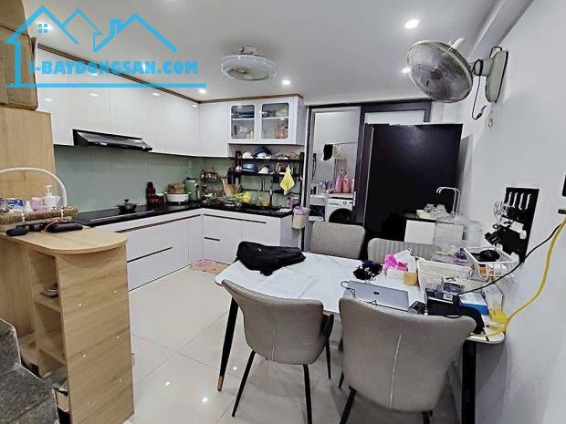 NHÀ 3/2 Q10 - HẺM 3M VÀI BƯỚC RA XE TẢI TRÁNH - 50M2 (4x12.5)- 3 TẦNG BTCT - 3PN CHỈ 8.3TỶ - 1