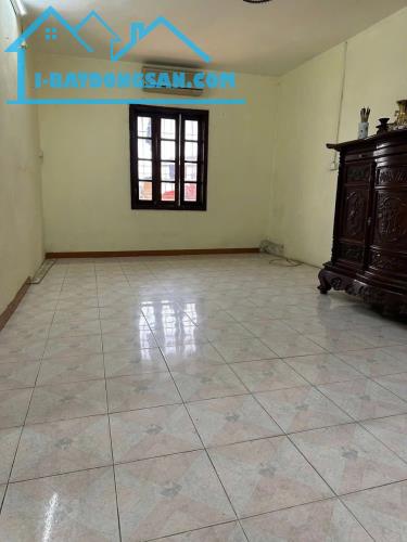 Cho thuê căn hộ Tập thể tầng 4 Khương Thượng 80m2, 3 ngủ, 9 Triệu - 2