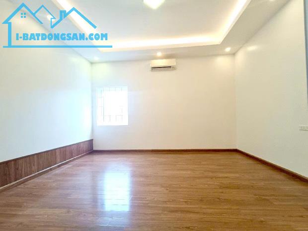 Nhà 5 tầng Lạc Long Quân - 48,5m2 vuông vắn - 2 mặt thoáng - Chào 9,5 tỷ - 3