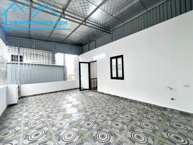 TUYỆT PHẨM NHÀ MỚI LÔ GÓC - NGÕ NÔNG GẦN Ô TÔ- NỞ HẬU- FULL NỘI THẤT- THƯỢNG THANH, LONG - 2