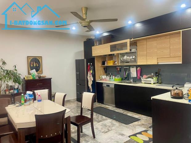 BÁN GẤP NHÀ 6 TẦNG PL VĨNH PHÚC KHU 7,2HA.DT:56M2,Ô TÔ TRÁNH,CÓ VỈA HÈ.GIÁ 20 TỶ.