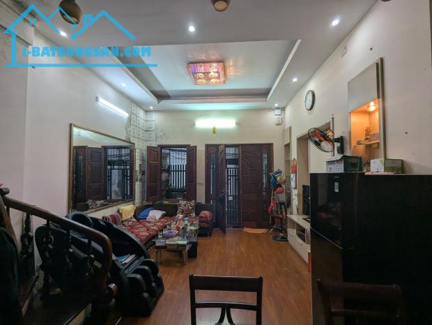Liễu Giai - Ba Đình, Tổng DT 120m2 x 4 Tầng, MT 9m, Giá 29.5 tỷ LH: 0977658369