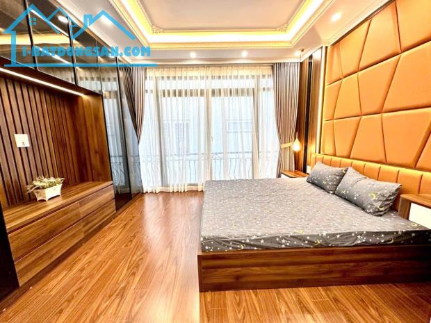 Chào mừng khách đến ngưỡng cửa Hoàng Gia giữa TT Cầu Giấy - Nhà 6 tầng thang máy - 10 Tỷ 5 - 5