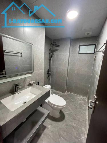 Bán Nhanh Nhà Bát Khối 42m 6 Tầng Thang Máy mặt tiền 3.9m Chỉ 8.4 Tỷ Long Biên Gara ÔTô - 4