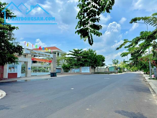 Bán Lô Đất (Ngang 8,6M x 9,7M) Mặt Tiền đối diện Trường Tiểu Học Tân Tiến, gần VinCom BH - 1