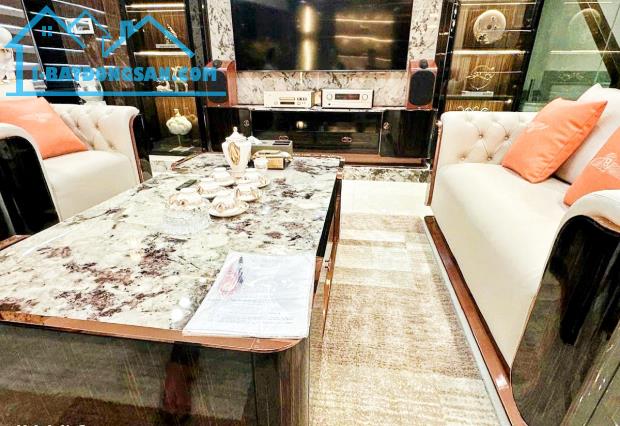VỊ TRÍ ĐƯỢC ĐÁNH GIÁ ĐẸP và MẶT TIỀN RỘNG TOẠ LẠC TRÊN PHỐ BÙI THỊ XUÂN
