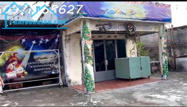 Chính chủ cần bán nhà trung tâm Hóc Môn - đường xe hơi đậu cửa - DT 900m2 - giá đầu tư - 2