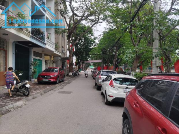 NHÀ KIM ĐỒNG 77M2*4T, NGÕ Ô TÔ TRÁNH, SÁT HỒ 18,8 TỶ