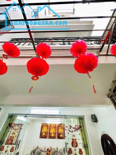 Bán nhà phố Minh Khai, Hai Bà Trưng 49m, 4 tầng. Giá: 9 tỷ. LH: 0937158386 - 4