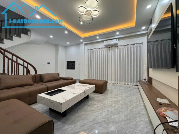 Bán nhà phố Minh khai, Hai Bà Trưng 45m, 4 tầng. Giá: 7.3 tỷ. LH: 0937158386