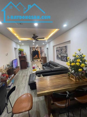 BÁN NHÀ “ĐẸP NHƯ TRANH” TẠI ĐỐNG ĐA, 2 Ô TÔ ĐỖ CỬA, 44.5m2 - 8 Tỷ
