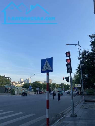 BÁN NHÀ “ĐẸP NHƯ TRANH” TẠI ĐỐNG ĐA, 2 Ô TÔ ĐỖ CỬA, 44.5m2 - 8 Tỷ - 2