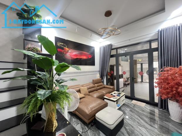 Nhà 2 tầng 88m2,tặng nội thất xin. Hẻm xe tải, Lê Văn Việt Q9