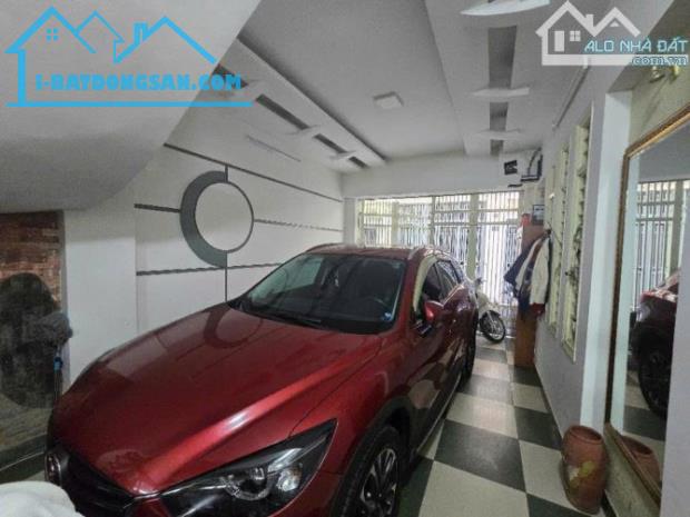 Cực hiếm - Bán nhà  Văn Cao, Ba Đình - Nhà phân lô - ngõ ô tô đỗ cửa - 42m x 5T, 16 tỷ