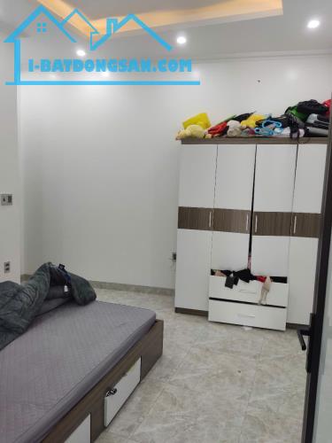 Bán nhà 3 tầng độc lập mặt đường phố Tây Sơn - 2