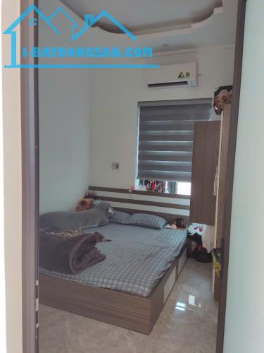 Bán nhà 3 tầng độc lập mặt đường phố Tây Sơn - 4