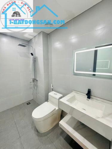 TÔN ĐỨC THẮNG- 1 nhà ra phố- 40m2*6 tầng- thang máy- hơn 13 tỷ-mặt tiền rộng - 4
