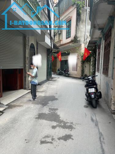 Cho thuê nhà ngõ ô tô Khương Thượng, 4 tầng x 30m2, 4 ngủ, 11.5 Triệu/th - 1